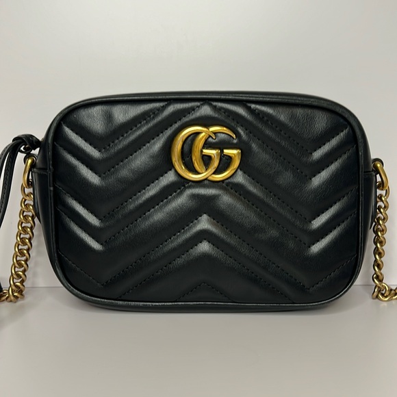 Gucci Mini Marmont Black with gold hardware - Picture 1 of 16